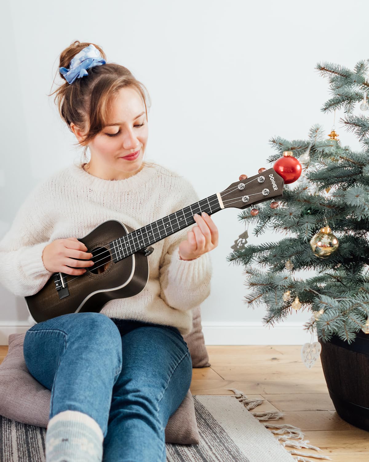 Donner Soprano Ukulele Mahogany Wood 21 inch Ukelele Beginner Kit with Free Online Lesson Gig Bag Strap Nylon String Tuner Picks Ukalalee Yukalalee Bundle Pack DUS-200