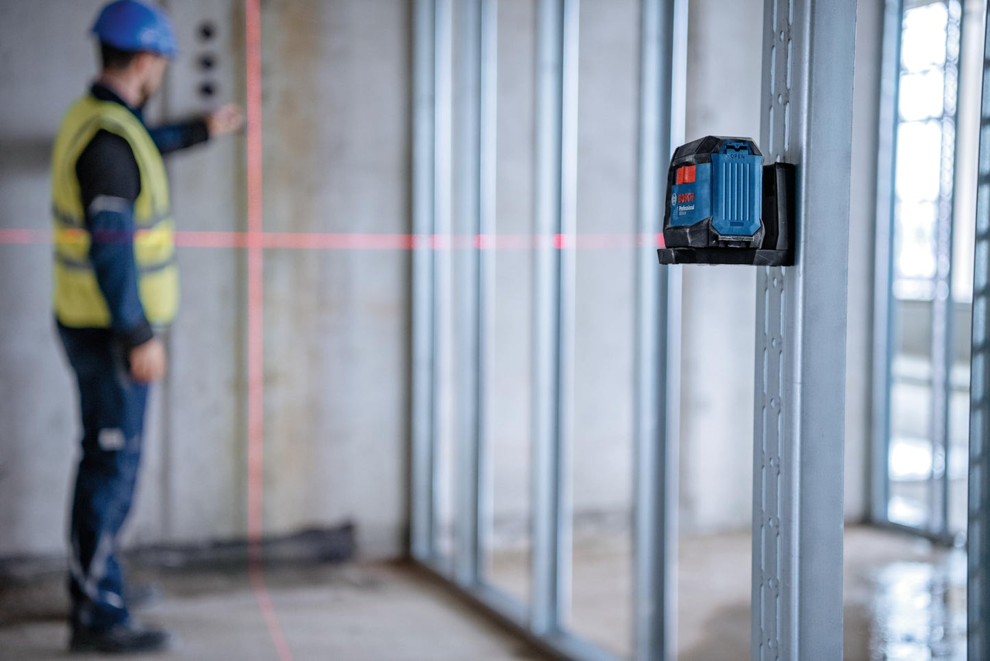 BOSCH GLL 30 30 FT Self-Leveling Cross-Line Laser, Includes 2 AA Batteries &amp; Flexible Mounting Device