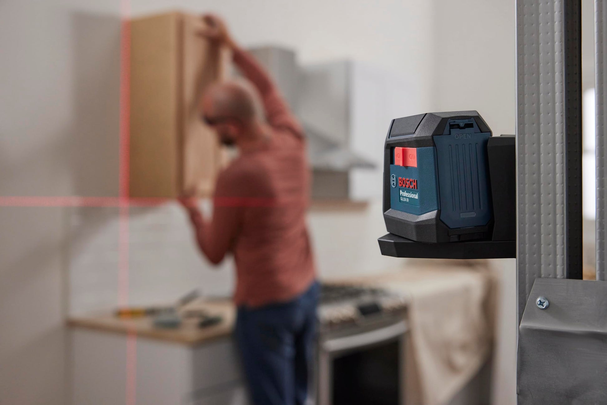 BOSCH GLL 30 30 FT Self-Leveling Cross-Line Laser, Includes 2 AA Batteries &amp; Flexible Mounting Device