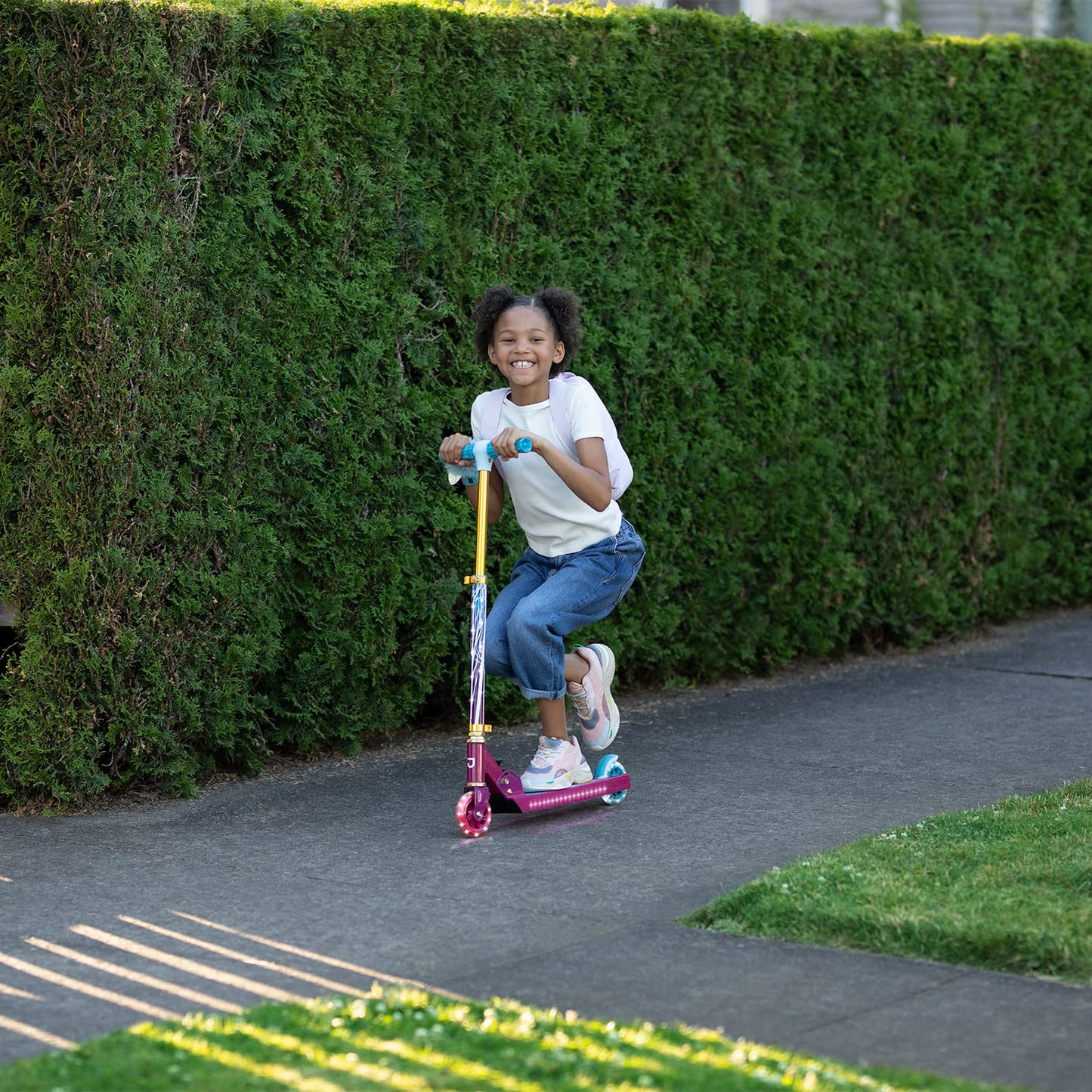 Jetson Character Kids Kick Scooter, LED Lights on Stem &amp; Light-Up Wheels, Lightweight Frame, Height-Adjustable Handlebar, Lean-to-Steer System, Easy-Fold Mechanism